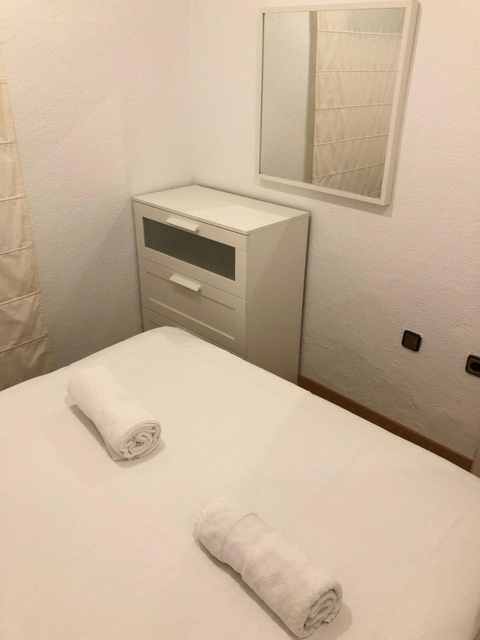 New! Apartment In Sarria Near Metro Барселона Екстериор снимка